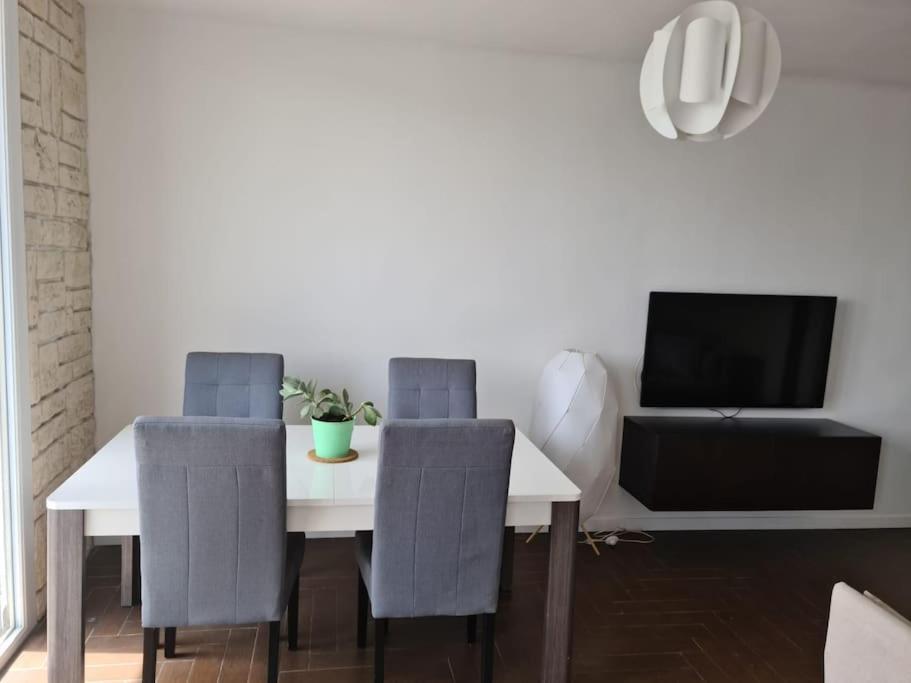 Apartment Les Sablettes Les Pieds Dans L'eau